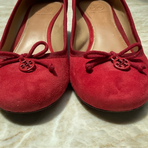 TORY BURCH Red Suede w/TT logo on ties. Wedge Size 8 - Picture 4 of 8